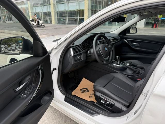 BMW 3 Series 2019 320Li Estilo de moda interior foto 12 BMW 3 Series 2019 320Li Estilo de moda interior foto 12