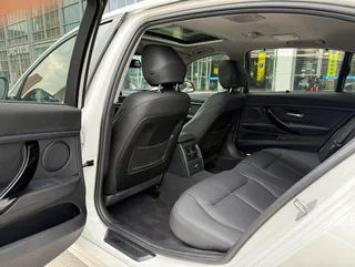 BMW 3 Series 2019 320Li Estilo de moda interior foto 13 BMW 3 Series 2019 320Li Estilo de moda interior foto 13
