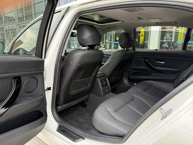 BMW 3 Series 2019 320Li Estilo de moda interior foto 13 BMW 3 Series 2019 320Li Estilo de moda interior foto 13