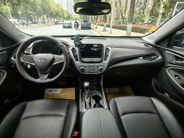 Chevrolet Malibu XL 2021 Redline 550T Versión nítida automática interior foto 16 Chevrolet Malibu XL 2021 Redline 550T Versión nítida automática interior foto 16