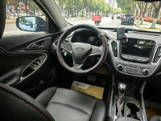 Chevrolet Malibu XL 2021 Redline 550T Versión nítida automática interior foto 17 Chevrolet Malibu XL 2021 Redline 550T Versión nítida automática interior foto 17