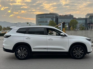 Chery Ruihu 8 PLUS Kunpeng e 2022 1.5T Город e+ экстерьер фото 7 Chery Ruihu 8 PLUS Kunpeng e 2022 1.5T Город e+ экстерьер фото 7