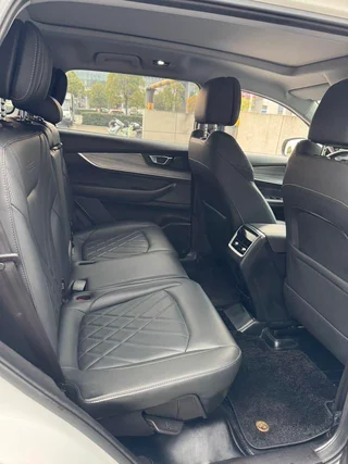 Chery Ruihu 8 PLUS Kunpeng e 2022 1.5T Город e+ интерьер фото 10 Chery Ruihu 8 PLUS Kunpeng e 2022 1.5T Город e+ интерьер фото 10