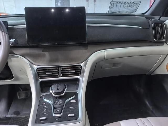 BYD Song Pro DM 2022 DM-i 51km Люксовый интерьер фото 12 BYD Song Pro DM 2022 DM-i 51km Люксовый интерьер фото 12
