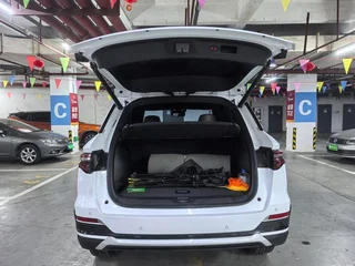 BYD Song Pro DM 2022 DM-i 51km Люксовый интерьер фото 20 BYD Song Pro DM 2022 DM-i 51km Люксовый интерьер фото 20