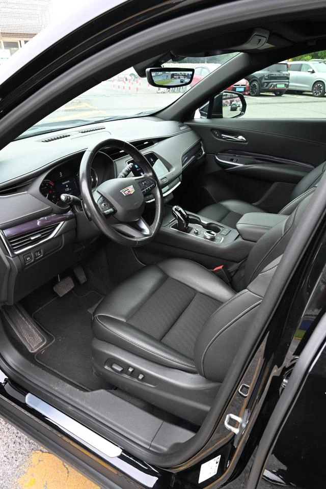 Cadillac XT4 2020 Restyling 28T Two-wheel drive technology type exterior photo 5