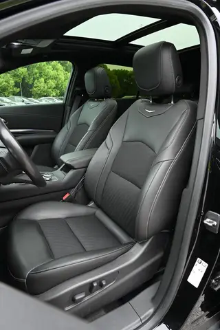 Cadillac XT4 2020 Restyling 28T Two-wheel drive technology type exterior photo 7