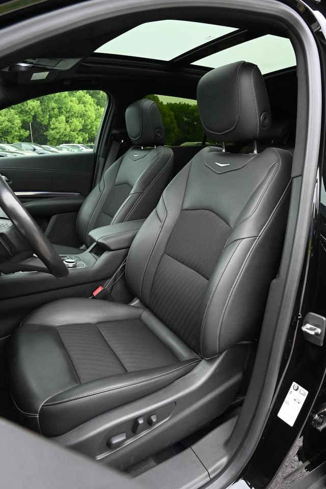 Cadillac XT4 2020 Restyling 28T Two-wheel drive technology type exterior photo 7