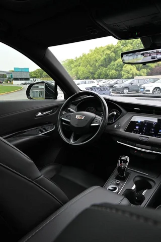 Cadillac XT4 2020 Restyling 28T Two-wheel drive technology type interior photo 8