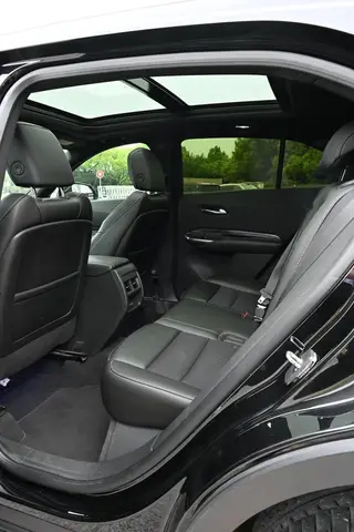 Cadillac XT4 2020 Restyling 28T Two-wheel drive technology type interior photo 10
