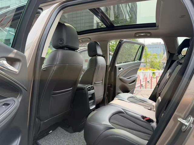 Buick Envision 2018 20T Modèle de pointe à deux roues motrices intérieur photo 8 Buick Envision 2018 20T Modèle de pointe à deux roues motrices intérieur photo 8