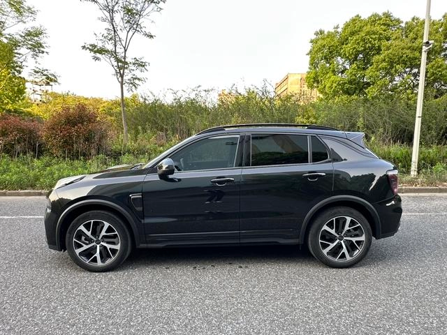 LYNK & CO 01 EM-P 2021 1.5TD PHEV Halo extérieur photo 5 LYNK & CO 01 EM-P 2021 1.5TD PHEV Halo extérieur photo 5