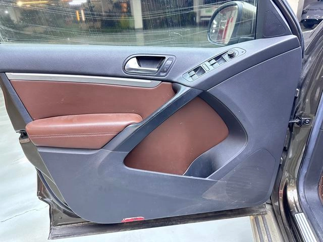Volkswagen Tiguan 2013 1.8TSI Type de luxe automatique à quatre roues motrices extérieur photo 4 Volkswagen Tiguan 2013 1.8TSI Type de luxe automatique à quatre roues motrices extérieur photo 4