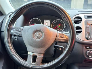Volkswagen Tiguan 2013 1.8TSI Type de luxe automatique à quatre roues motrices intérieur photo 11 Volkswagen Tiguan 2013 1.8TSI Type de luxe automatique à quatre roues motrices intérieur photo 11