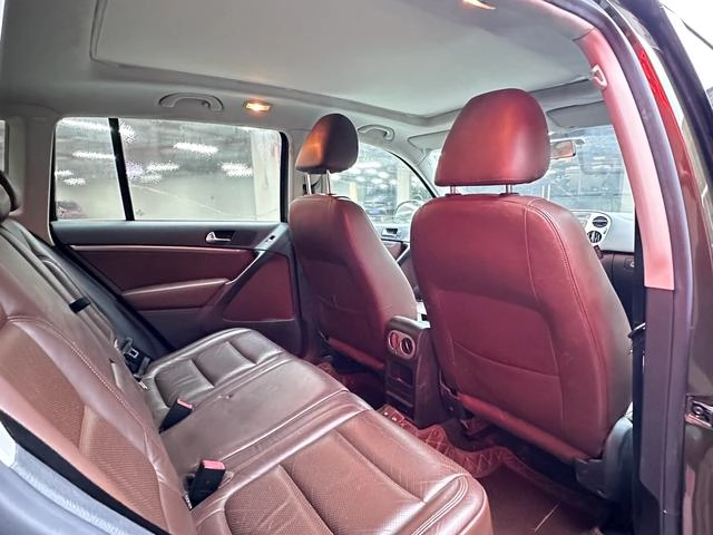 Volkswagen Tiguan 2013 1.8TSI Type de luxe automatique à quatre roues motrices intérieur photo 12 Volkswagen Tiguan 2013 1.8TSI Type de luxe automatique à quatre roues motrices intérieur photo 12