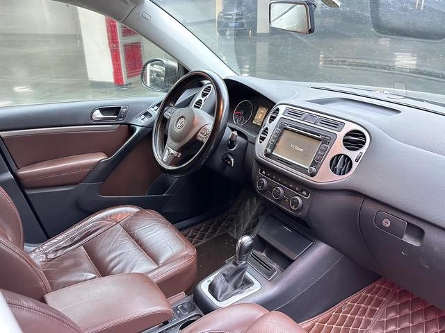 Volkswagen Tiguan 2013 1.8TSI Type de luxe automatique à quatre roues motrices intérieur photo 14 Volkswagen Tiguan 2013 1.8TSI Type de luxe automatique à quatre roues motrices intérieur photo 14