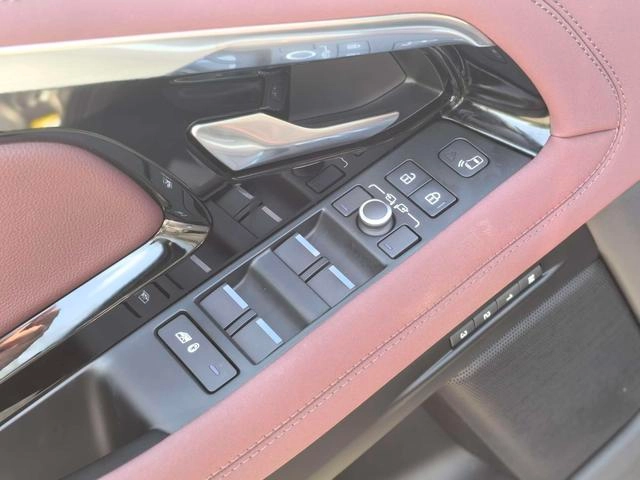 Land Rover Range Rover Evoque 2021 Aurora L 249PS R-Dynamic SE Édition Deluxe extérieur photo 6 Land Rover Range Rover Evoque 2021 Aurora L 249PS R-Dynamic SE Édition Deluxe extérieur photo 6