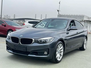 BMW 3 Series GT 2018 320i Estilo de moda