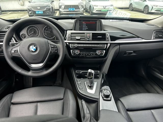 BMW 3 Series GT 2018 320i Fashionable interior photo 7 BMW 3 Series GT 2018 320i Fashionable interior photo 7
