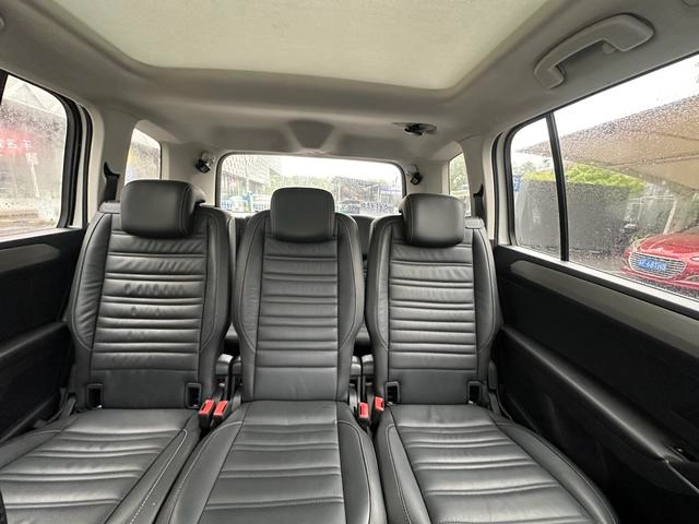 Volkswagen Touran L 2021 280TSI DSG Version de démarcation 7 Siège extérieur photo 6 Volkswagen Touran L 2021 280TSI DSG Version de démarcation 7 Siège extérieur photo 6