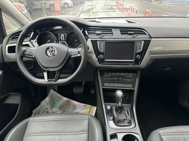 Volkswagen Touran L 2021 280TSI DSG Version de démarcation 7 Siège extérieur photo 9 Volkswagen Touran L 2021 280TSI DSG Version de démarcation 7 Siège extérieur photo 9