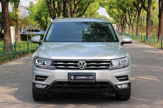 Volkswagen Tiguan L 2019 330TSI Automatic two-wheel drive smart deluxe edition country VI exterior photo 2 Volkswagen Tiguan L 2019 330TSI Automatic two-wheel drive smart deluxe edition country VI exterior photo 2