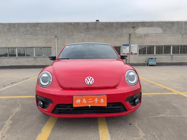 Volkswagen Beetle 2018 180TSI Edición especial de la serie Obsidian exterior foto 2