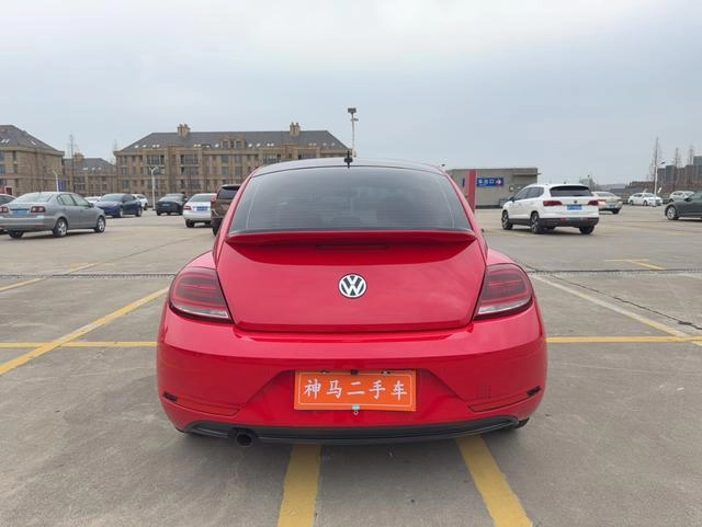 Volkswagen Beetle 2018 180TSI Edición especial de la serie Obsidian exterior foto 5