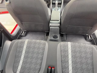 Volkswagen Beetle 2018 180TSI Edición especial de la serie Obsidian interior foto 12