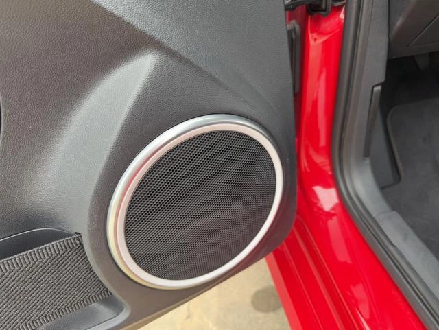 Volkswagen Beetle 2018 180TSI Edición especial de la serie Obsidian interior foto 14