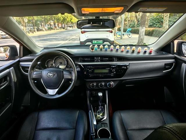 Toyota Levin 2015 1.6G CVT Orange Limited Edition interior photo 10