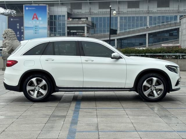 Mercedes-Benz GLC 2017 GLC 260 4MATIC Luxury type exterior photo 8 Mercedes-Benz GLC 2017 GLC 260 4MATIC Luxury type exterior photo 8