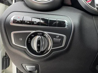 Mercedes-Benz GLC 2017 GLC 260 4MATIC Luxury type interior photo 17 Mercedes-Benz GLC 2017 GLC 260 4MATIC Luxury type interior photo 17