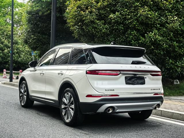 Lincoln Adventurer 2022 2.0T Versión de lujo de tracción a dos ruedas exterior foto 4 Lincoln Adventurer 2022 2.0T Versión de lujo de tracción a dos ruedas exterior foto 4