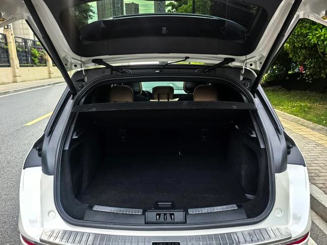 Lincoln Adventurer 2022 2.0T Versión de lujo de tracción a dos ruedas interior foto 15 Lincoln Adventurer 2022 2.0T Versión de lujo de tracción a dos ruedas interior foto 15
