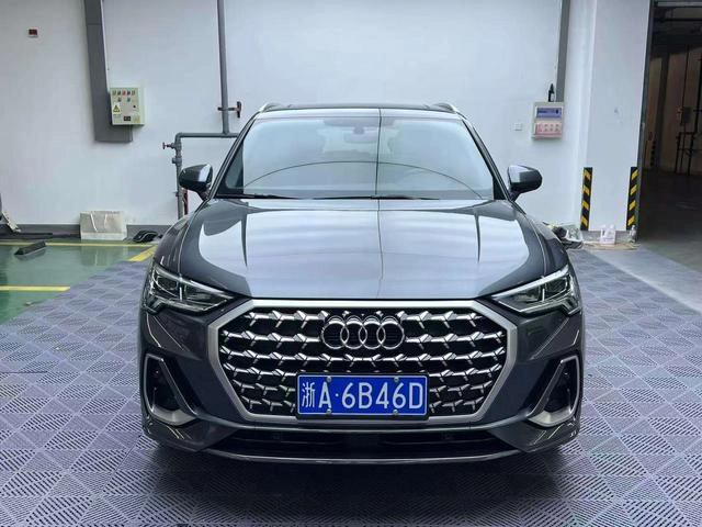 Audi Q3 2024 35 TFSI Fashion dynamic type exterior photo 2 Audi Q3 2024 35 TFSI Fashion dynamic type exterior photo 2