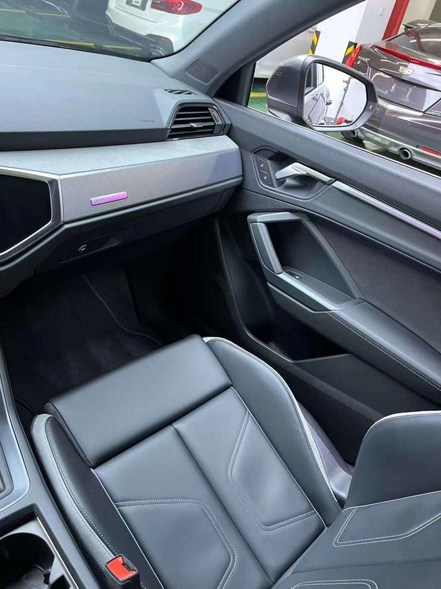 Audi Q3 2024 35 TFSI Fashion dynamic type interior photo 11 Audi Q3 2024 35 TFSI Fashion dynamic type interior photo 11