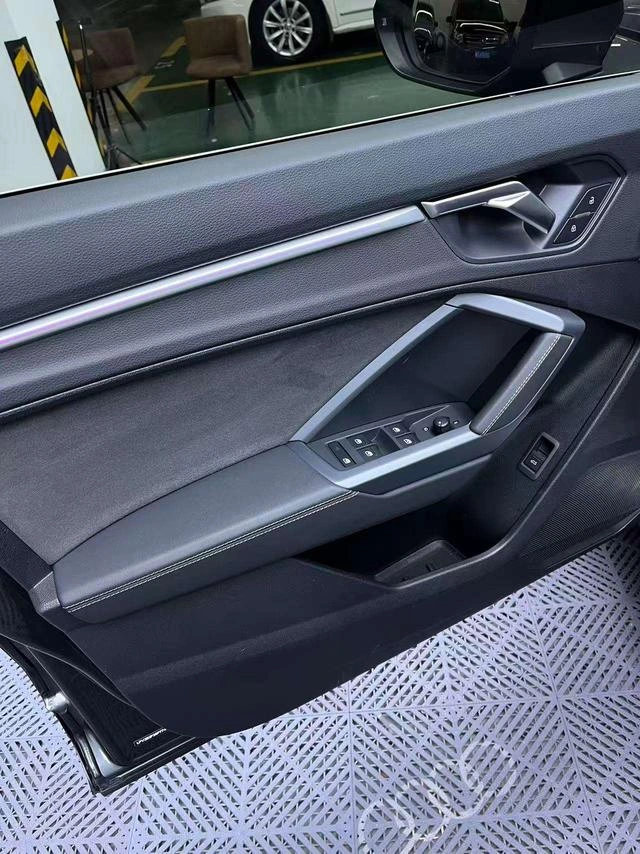 Audi Q3 2024 35 TFSI Fashion dynamic type interior photo 12 Audi Q3 2024 35 TFSI Fashion dynamic type interior photo 12