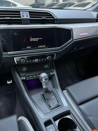 Audi Q3 2024 35 TFSI Fashion dynamic type interior photo 17 Audi Q3 2024 35 TFSI Fashion dynamic type interior photo 17