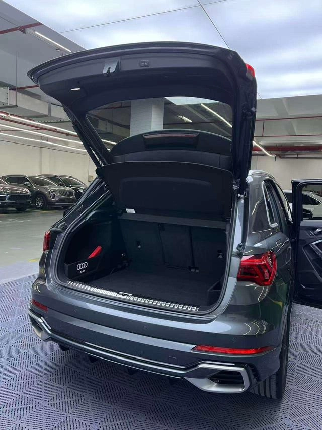 Audi Q3 2024 35 TFSI Fashion dynamic type interior photo 18 Audi Q3 2024 35 TFSI Fashion dynamic type interior photo 18