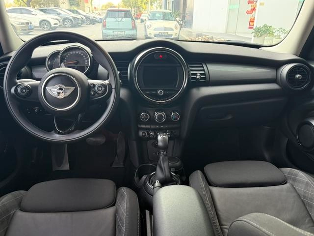 MINI 2016 1.5T COOPER Version cinq portes extérieur photo 8 MINI 2016 1.5T COOPER Version cinq portes extérieur photo 8
