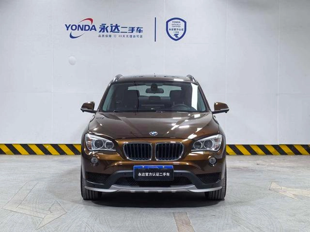 BMW X1 2015 sDrive18i Ведущая версия продвижения экстерьер фото 2 BMW X1 2015 sDrive18i Ведущая версия продвижения экстерьер фото 2