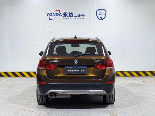 BMW X1 2015 sDrive18i Ведущая версия продвижения экстерьер фото 3 BMW X1 2015 sDrive18i Ведущая версия продвижения экстерьер фото 3
