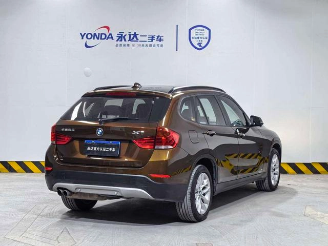BMW X1 2015 sDrive18i Ведущая версия продвижения экстерьер фото 5 BMW X1 2015 sDrive18i Ведущая версия продвижения экстерьер фото 5