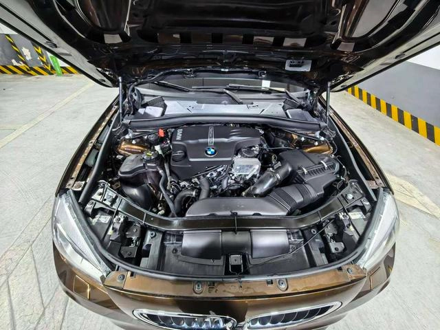 BMW X1 2015 sDrive18i Ведущая версия продвижения экстерьер фото 6 BMW X1 2015 sDrive18i Ведущая версия продвижения экстерьер фото 6