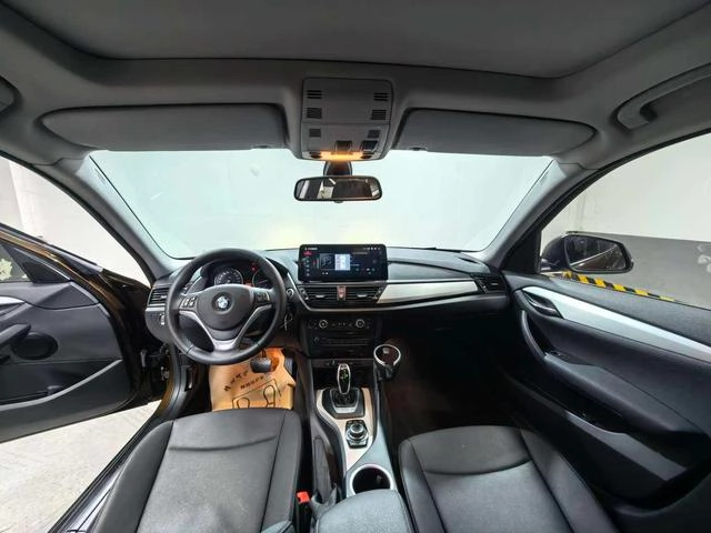 BMW X1 2015 sDrive18i Ведущая версия продвижения экстерьер фото 7 BMW X1 2015 sDrive18i Ведущая версия продвижения экстерьер фото 7