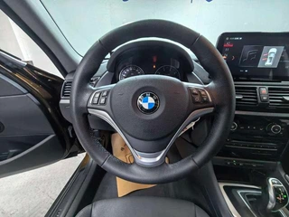 BMW X1 2015 sDrive18i Ведущая версия продвижения экстерьер фото 8 BMW X1 2015 sDrive18i Ведущая версия продвижения экстерьер фото 8