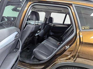 BMW X1 2015 sDrive18i Ведущая версия продвижения интерьер фото 12 BMW X1 2015 sDrive18i Ведущая версия продвижения интерьер фото 12