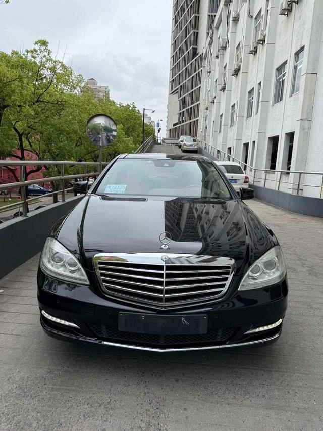 Mercedes-Benz S-Class 2012 S 300 L Tipo de negocio Grand Edition exterior foto 2 Mercedes-Benz S-Class 2012 S 300 L Tipo de negocio Grand Edition exterior foto 2