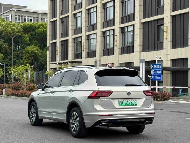 Volkswagen Tiguan L PHEV 2020 430PHEV Versión insignia híbrida enchufable exterior foto 6 Volkswagen Tiguan L PHEV 2020 430PHEV Versión insignia híbrida enchufable exterior foto 6